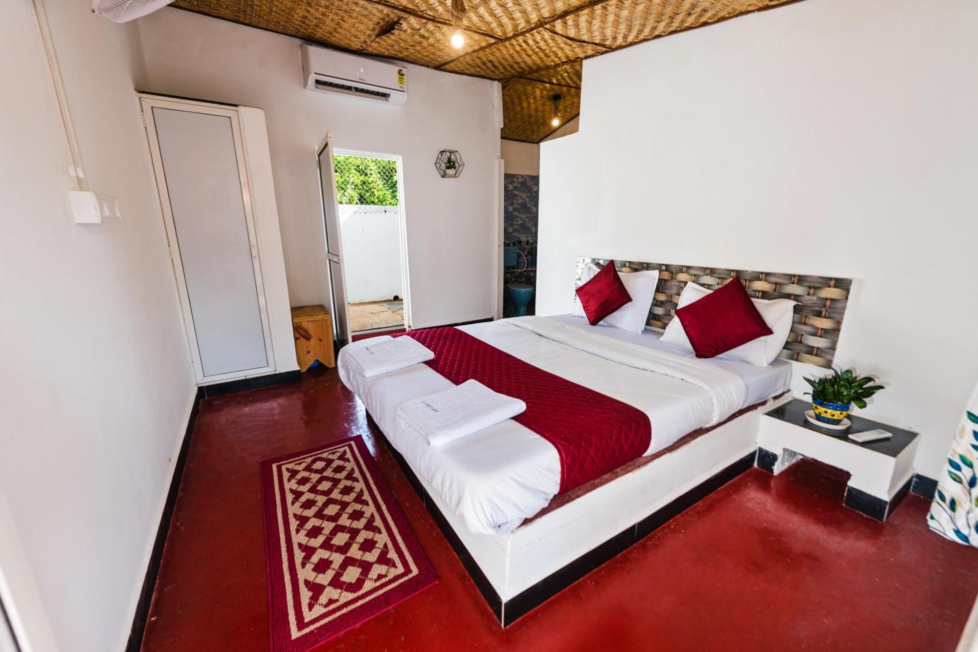 Hotel La Paulo'S Near Beach Resort Морджим Екстер'єр фото